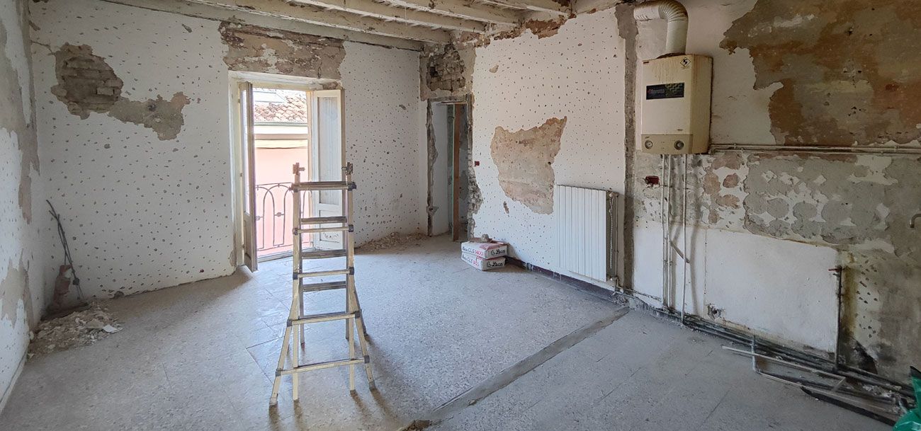 Nuova Edile Costanza - Ristrutturazione appartamento nel centro storico di Lodi: il giorno zero del cantiere